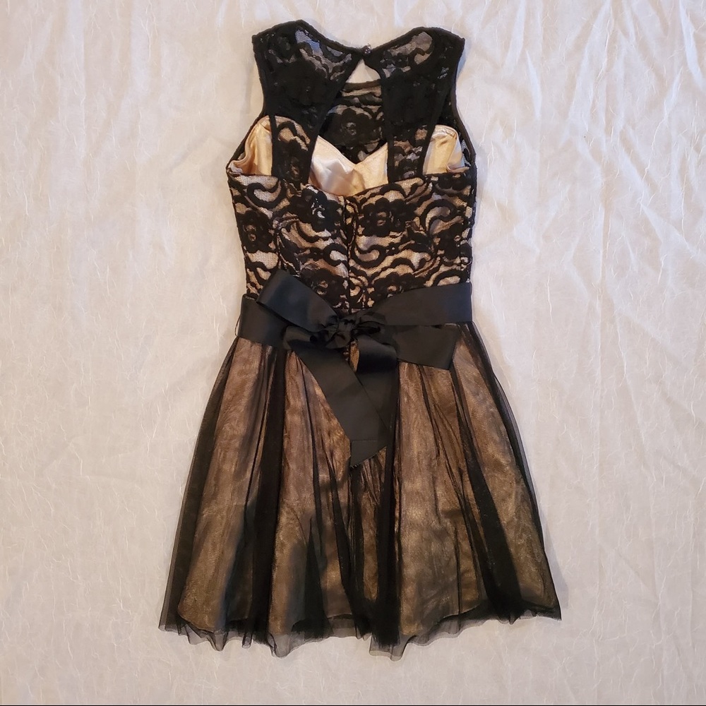 Formal Dress - Picture 2 of 5